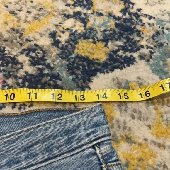 Levi’s 501 tapered button fly jeans Ripped knees Light wash Women’s size 26 - Picture 11 of 15